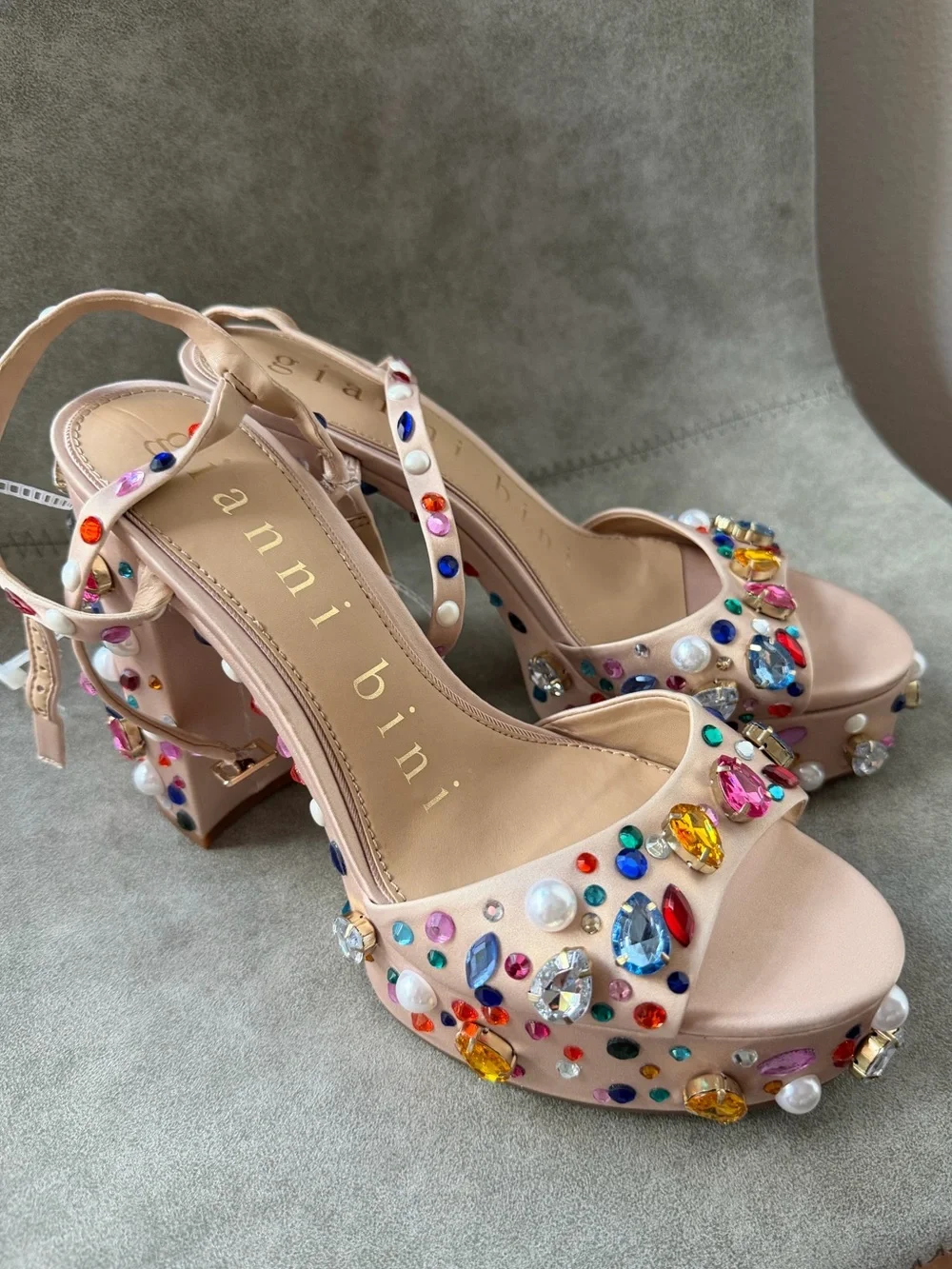 NWT Gianni Bini Calvan Jewel Ornamented Platform Dress Sandals Sz 9,5